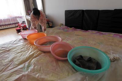米林楼上漏水，住户失联，小区没物管，业主维权难！律师来支招……